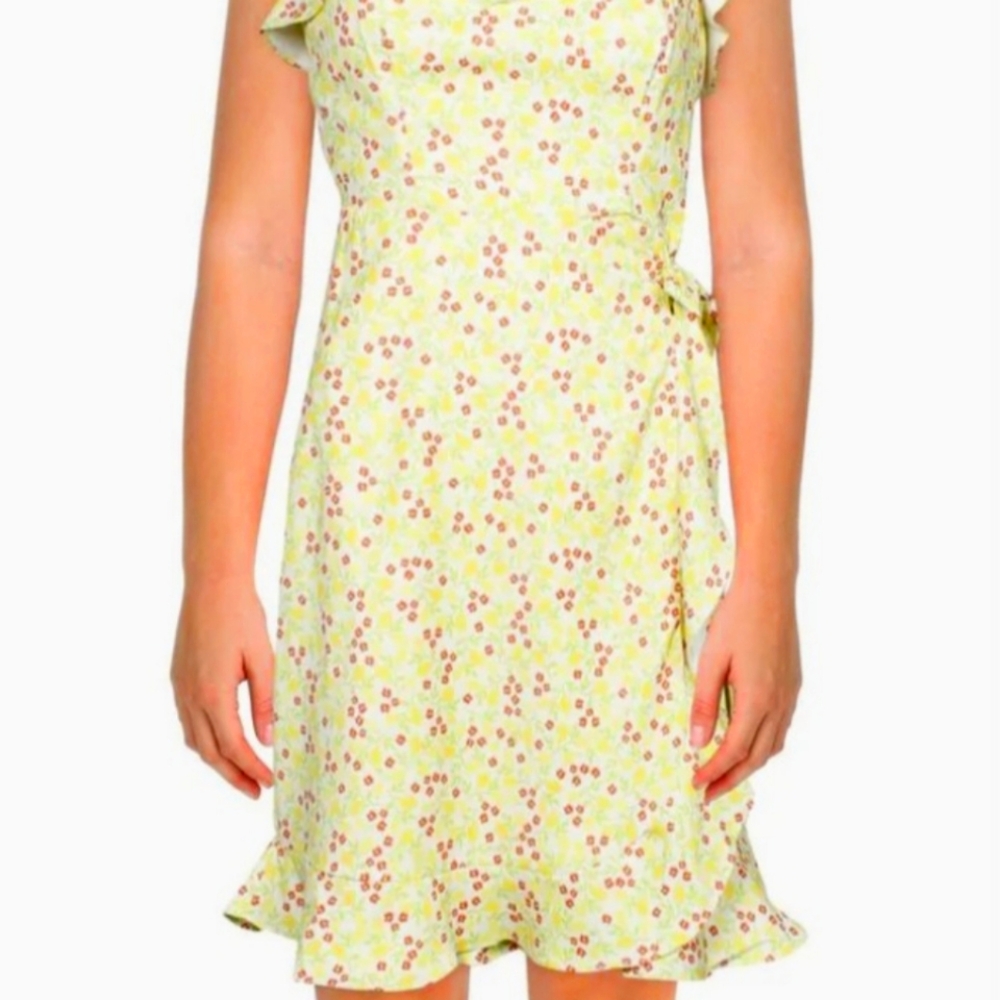 Dress with a delicate floral print  Size XL